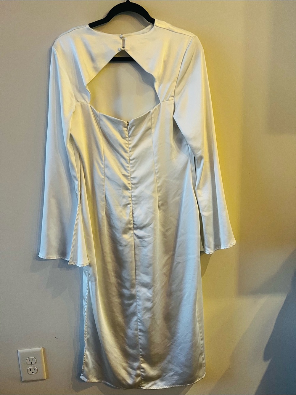 Backless White Satin Midi Dress with Long Sleeves